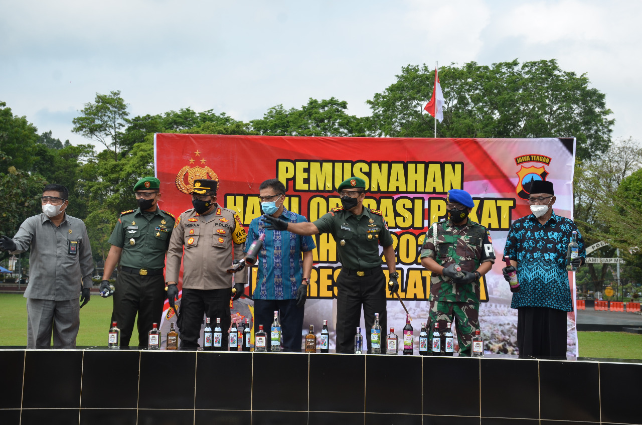 Danrem 073/Makutarama Hadiri Pemusnahan Hasil Operasi Pekat Polres Salatiga Tahun 2022